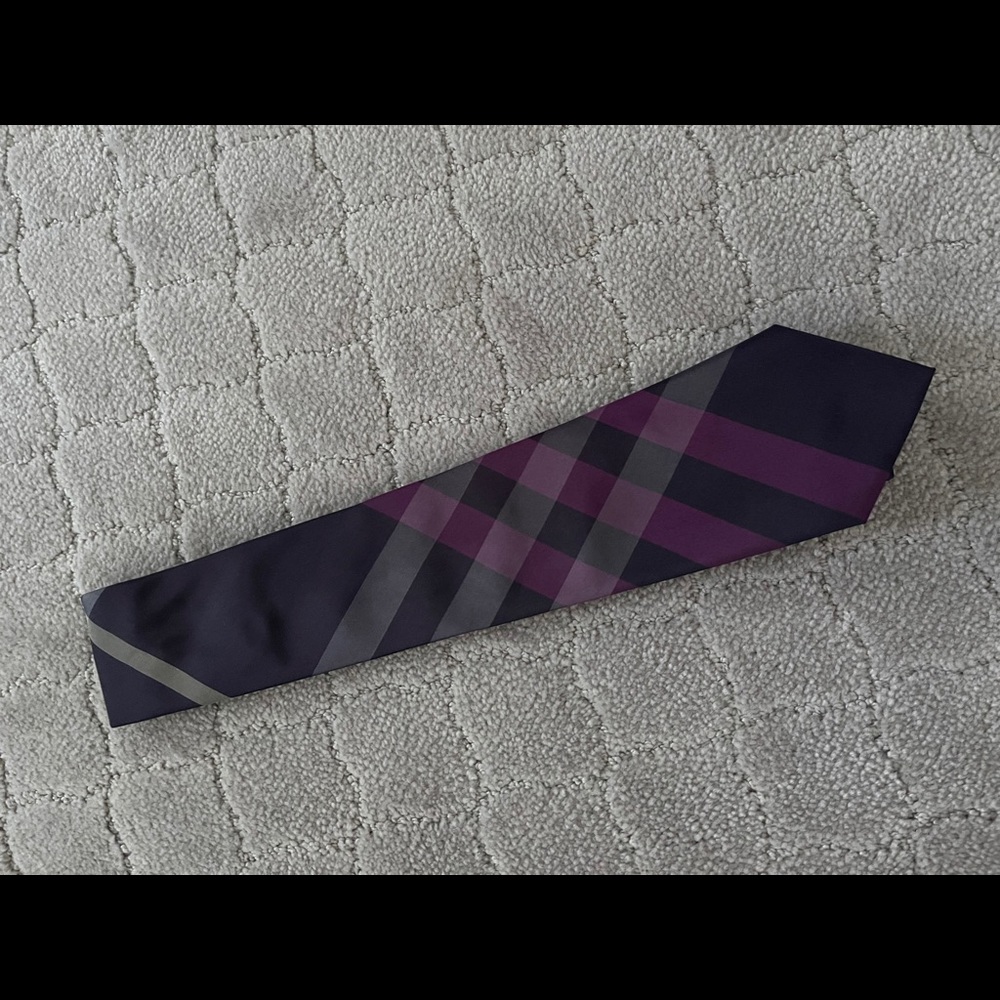Burberry Classic Cut Check Silk Tie - Picture 6 of 10